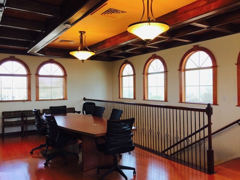 More Photos Of 1450 W Parmer Ln, Austin Medical For Lease