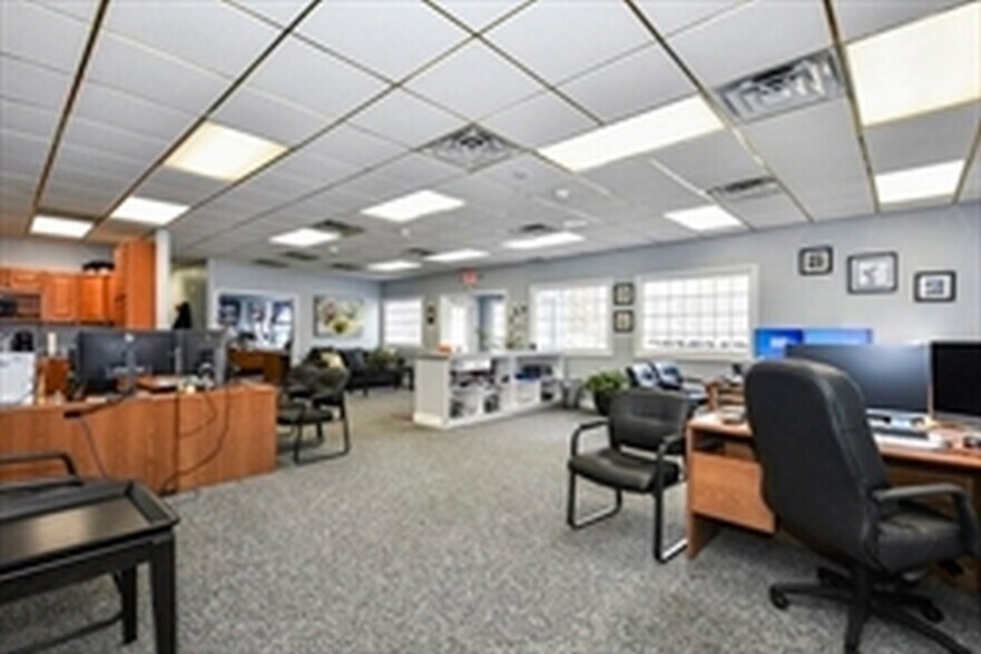 More Photos Of 977 South St, Fitchburg Office For Sale