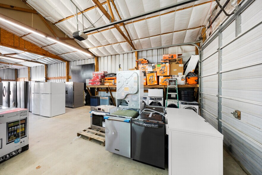 More Photos Of 18508 US Highway 69 N, Lindale Warehouse For Sale