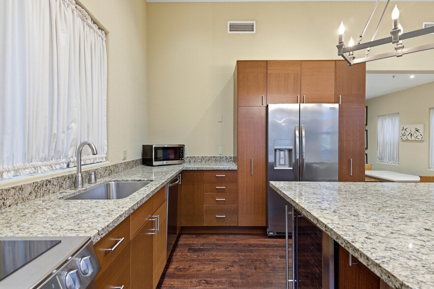 More Photos Of 610 E Roosevelt St, Phoenix Storefront Retail Residential For Sale