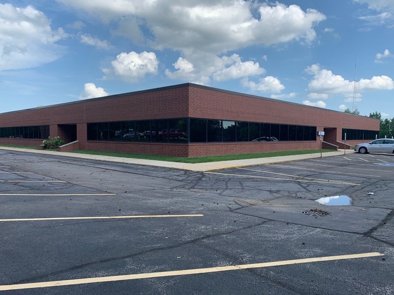 More Photos Of 2110 Fox Dr, Champaign Office For Sale