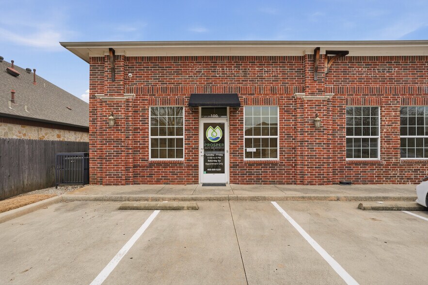 More Photos Of 2950 W Camp Wisdom Rd, Grand Prairie Medical For Lease
