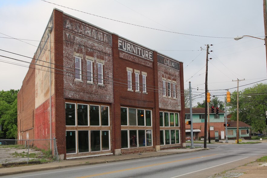 More Photos Of 2200 Glass St, Chattanooga Storefront Retail Residential For Sale