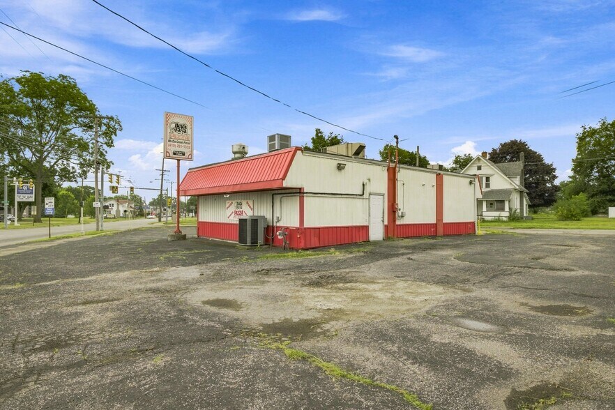 More Photos Of 547 E Main St, Ashland Restaurant For Sale