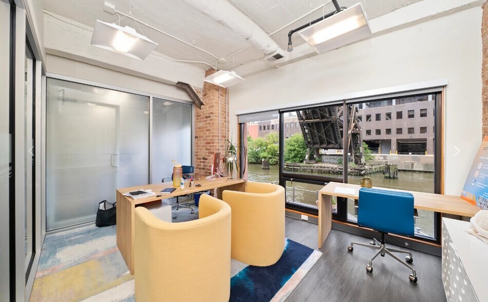 More Photos Of 345 N Canal St, Chicago Apartments For Lease