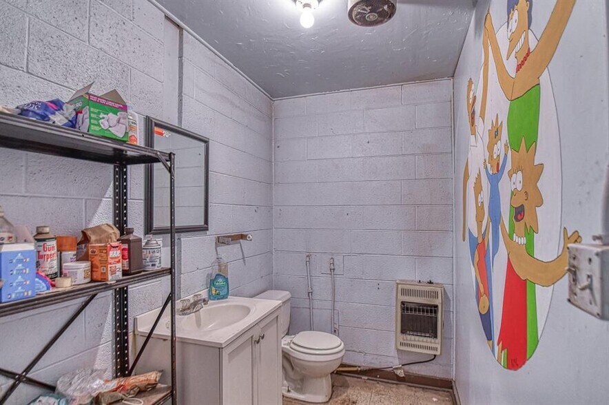 More Photos Of 102 E Central Blvd, Anadarko Freestanding For Sale