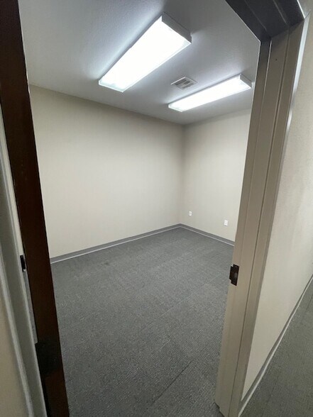 More Photos Of 601 W Oakland St, Broken Arrow Office Residential For Sale