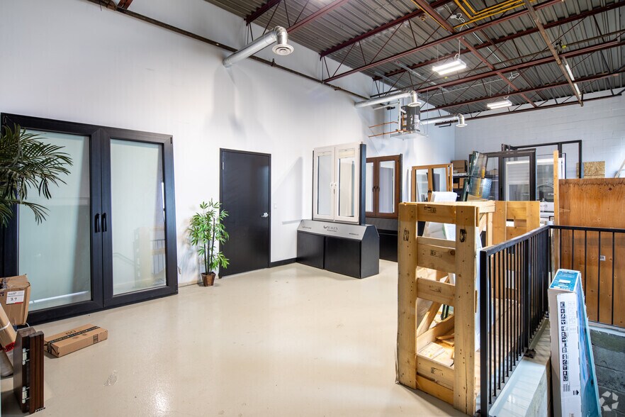 More Photos Of 7720 Kimbel St, Mississauga Warehouse For Lease