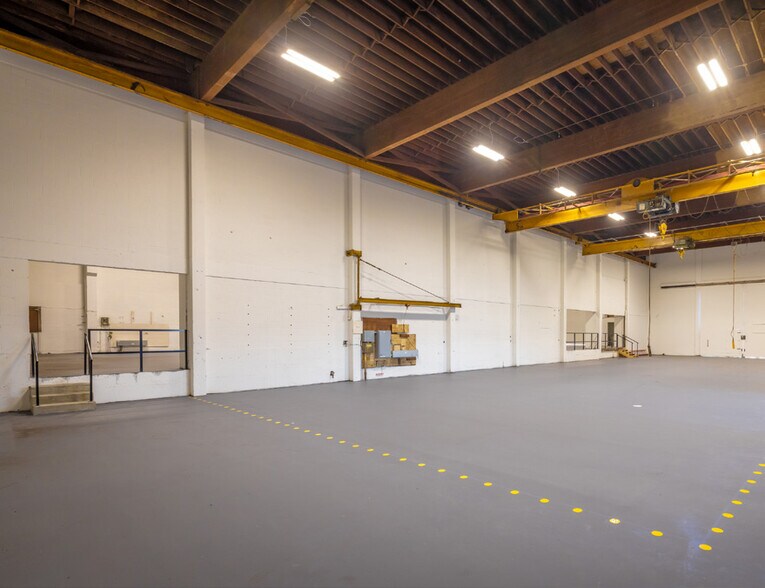 More Photos Of 1250 E Pender St, Vancouver Manufacturing For Sale