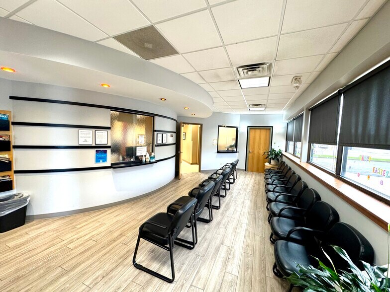 More Photos Of 3 Professional Dr, Alton Office For Lease