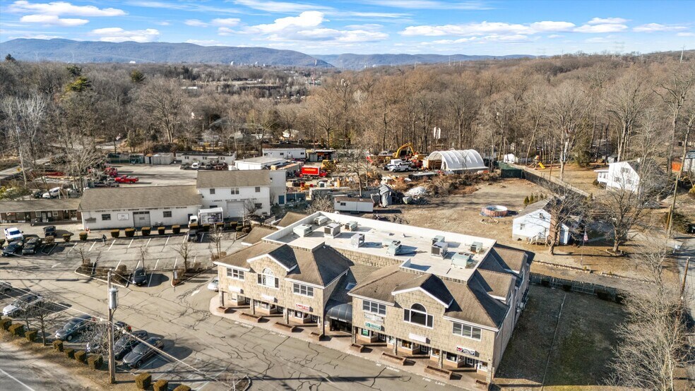 More Photos Of 24 Old Albany Post Rd, Croton-on-Hudson Medical For Lease