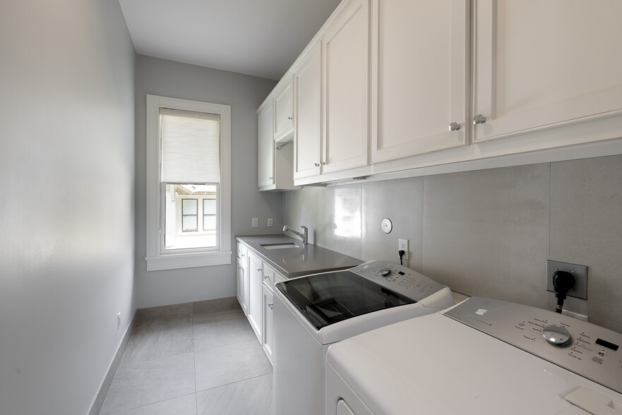 More Photos Of 1226 Heights Blvd, Houston Office For Sale