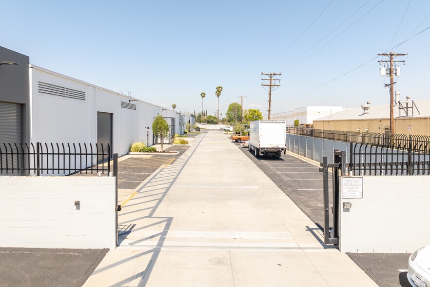 More Photos Of 11077 Rush St, South El Monte Warehouse For Lease