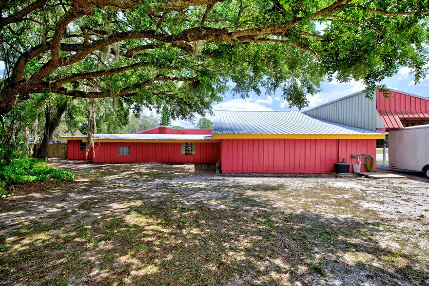 More Photos Of 2815 State Road 17 S, Avon Park Light Distribution For Sale
