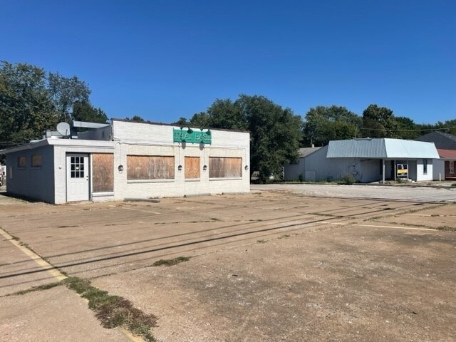 More Photos Of 1421 E Sunshine St, Springfield Storefront Retail Office For Sale