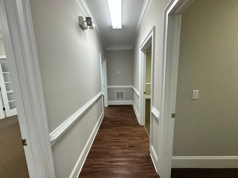 More Photos Of 327 Dahlonega St, Cumming Medical For Sale