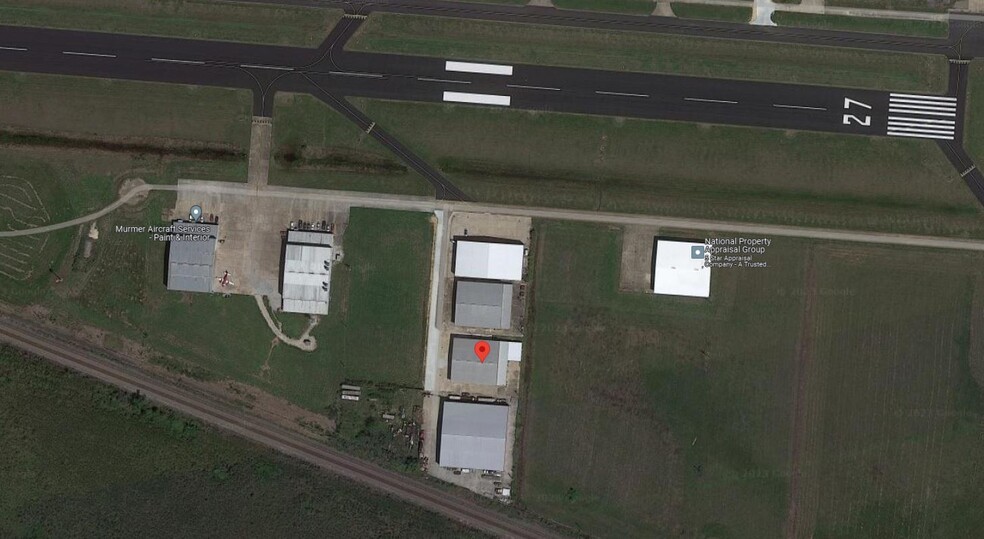 Primary Photo Of 5519 W Arcola Airport, Rosharon Airplane Hangar For Lease