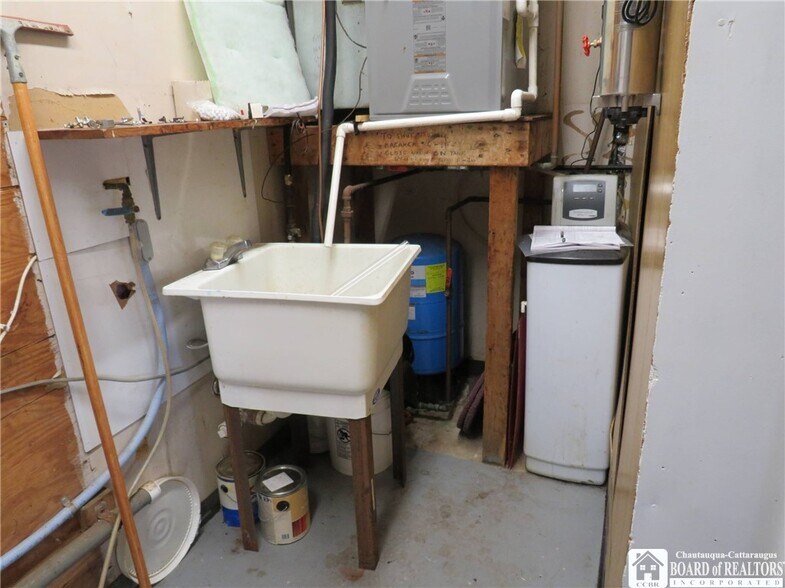 More Photos Of 9971 NY-16, Delevan Convenience Store For Sale