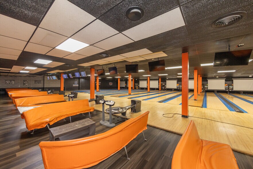 More Photos Of 1820 E 30th St, Cleveland Sports And Entertainment For Sale