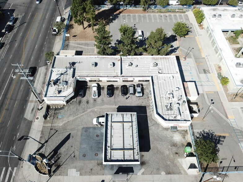 More Photos Of 11203 Glenoaks Blvd, Pacoima Freestanding For Lease