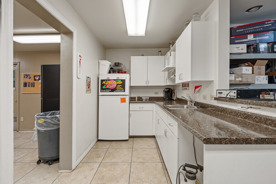 More Photos Of 2238 NW Loop 410 Fwy, San Antonio Auto Repair For Sale