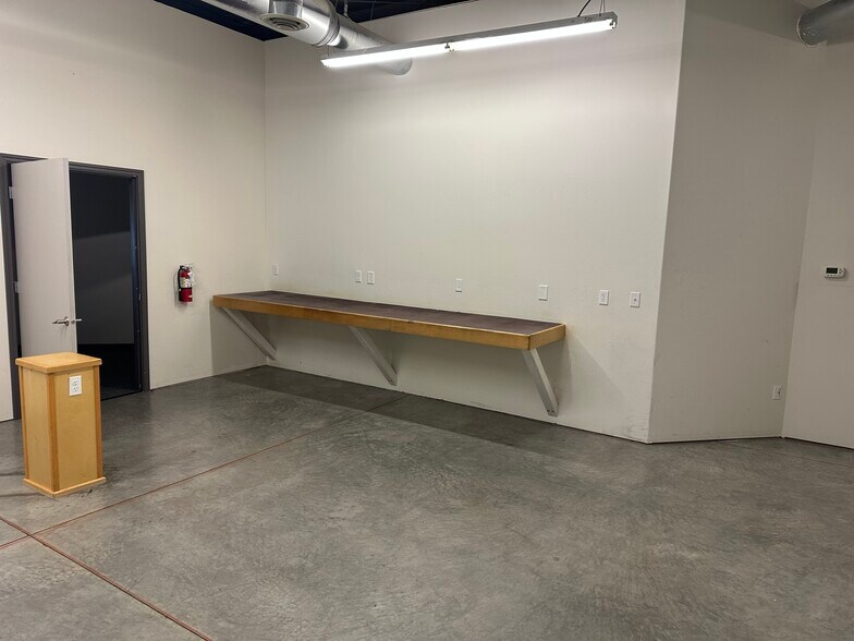 More Photos Of 8601 W Clearwater Ave, Kennewick Office For Lease