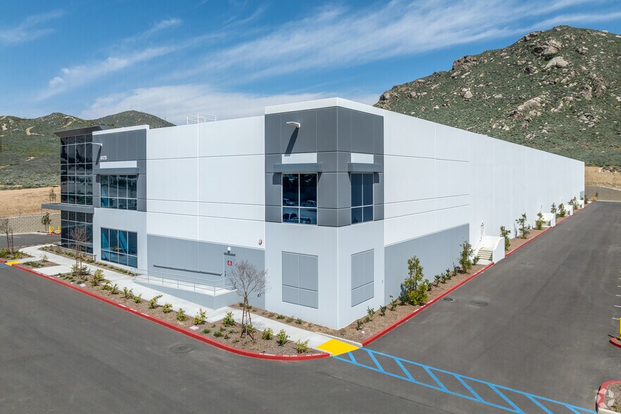 More Photos Of 6175 20th St, Jurupa Valley Warehouse For Sale