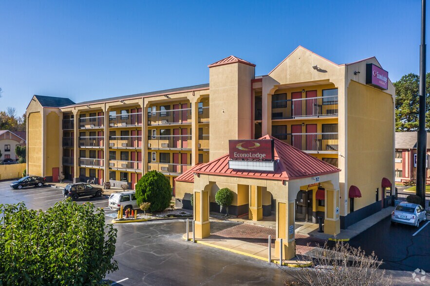 Primary Photo Of 6045 Macon Cv, Memphis Hotel For Sale