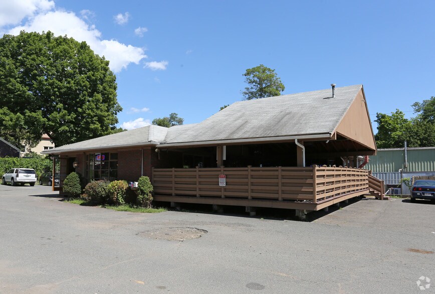 More Photos Of 287 N Elm St, Westfield Restaurant For Sale