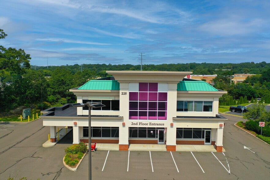 More Photos Of 225-505 Hawley Ln, Stratford Unknown For Sale