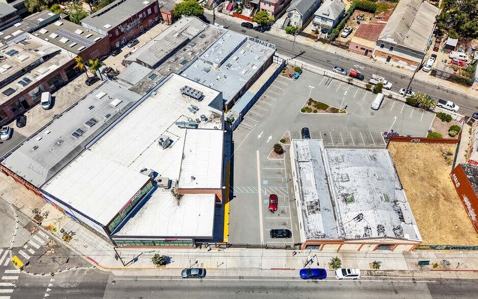 More Photos Of 3103-3105 San Pablo Ave, Oakland Warehouse For Sale