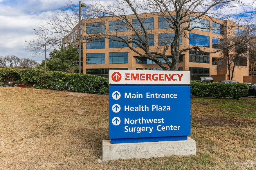 More Photos Of 11111 Research Blvd, Austin Medical For Lease