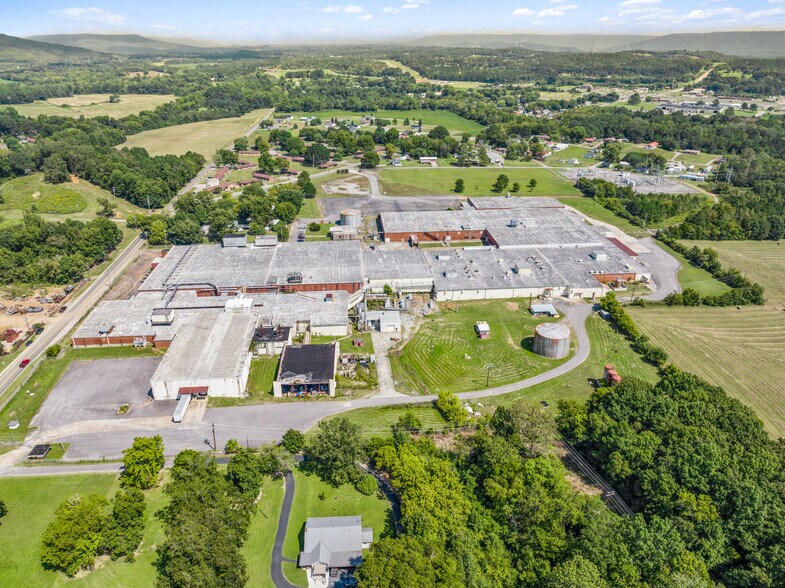 More Photos Of 715 E 2nd St, Stevenson Warehouse For Sale