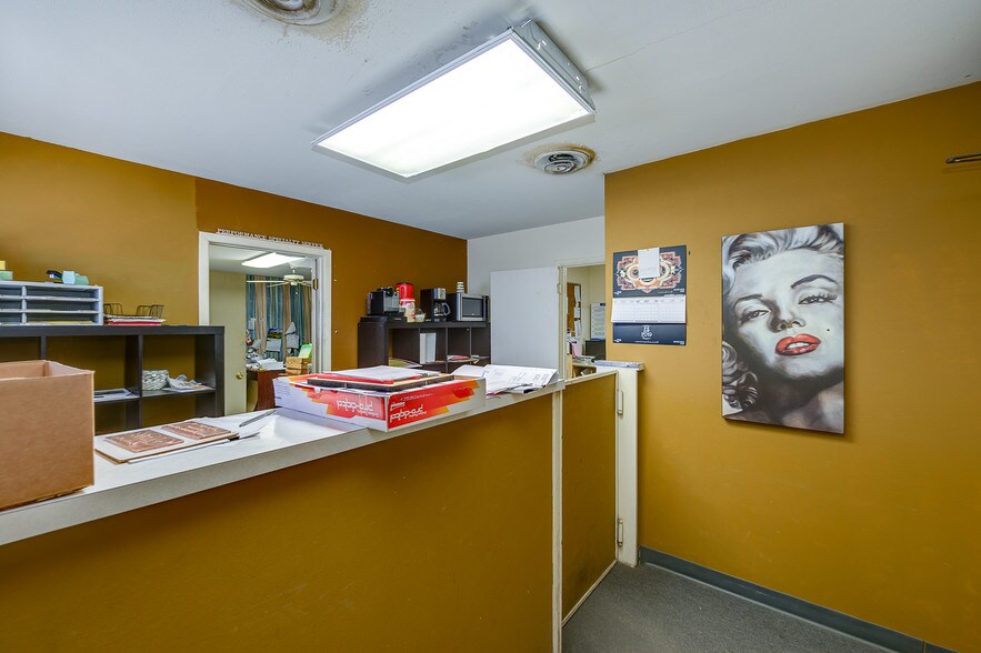 More Photos Of 2154 Irving Blvd, Dallas Light Distribution For Lease