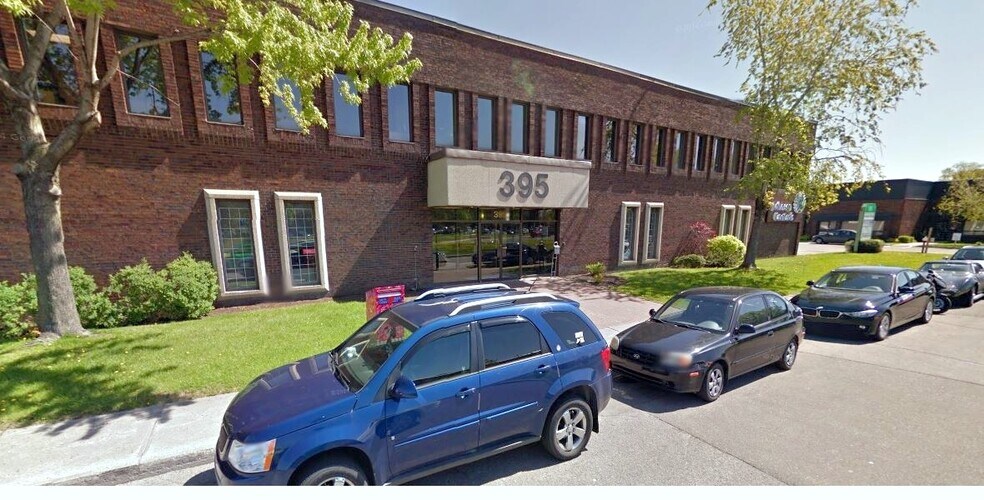 More Photos Of 395 Av Sainte-Croix, Montréal Warehouse For Lease