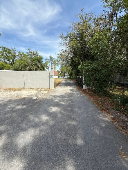 More Photos Of 2736 Land O Lakes Blvd, Land O' Lakes Storefront Retail Residential For Sale