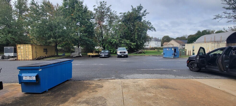 More Photos Of 5800 Woodcliff Rd, Bowie Warehouse For Sale