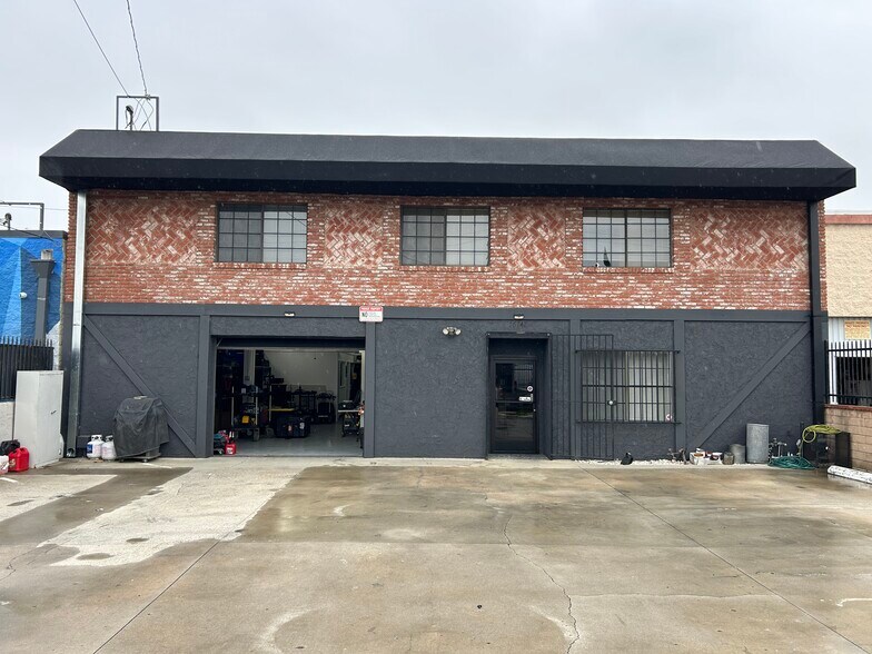 More Photos Of 16142 Wyandotte St, Van Nuys Warehouse For Lease