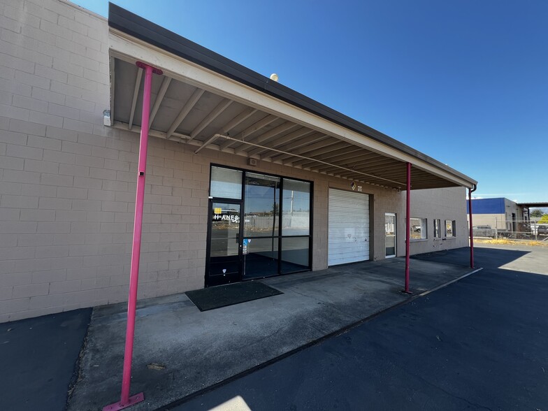 Primary Photo Of 860 Commerce St, Redding Warehouse For Lease