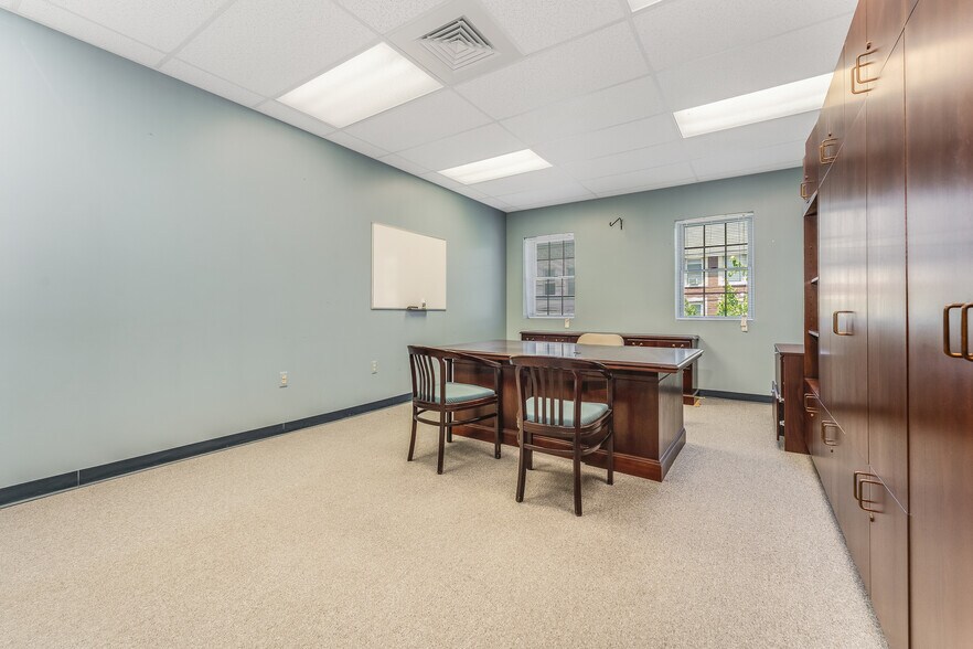 More Photos Of 320 S Main St, Phillipsburg Medical For Lease