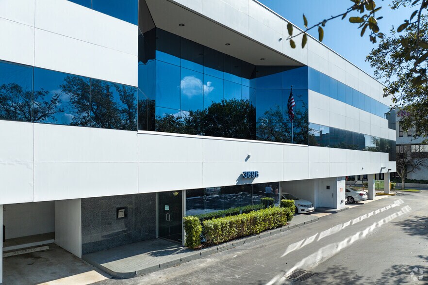 More Photos Of 3696 N Federal Hwy, Fort Lauderdale Office For Lease