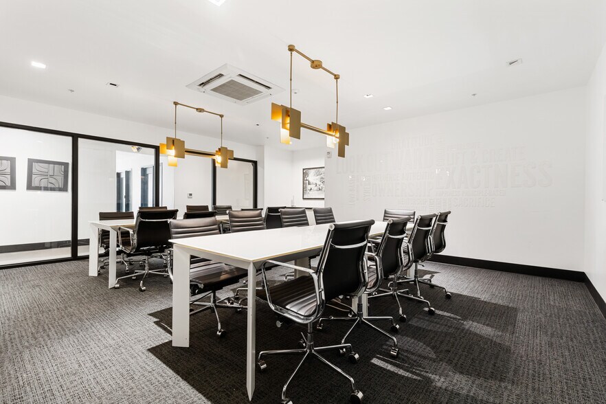 More Photos Of 1278-1296 Sandhill Rd, Orem Office For Sale