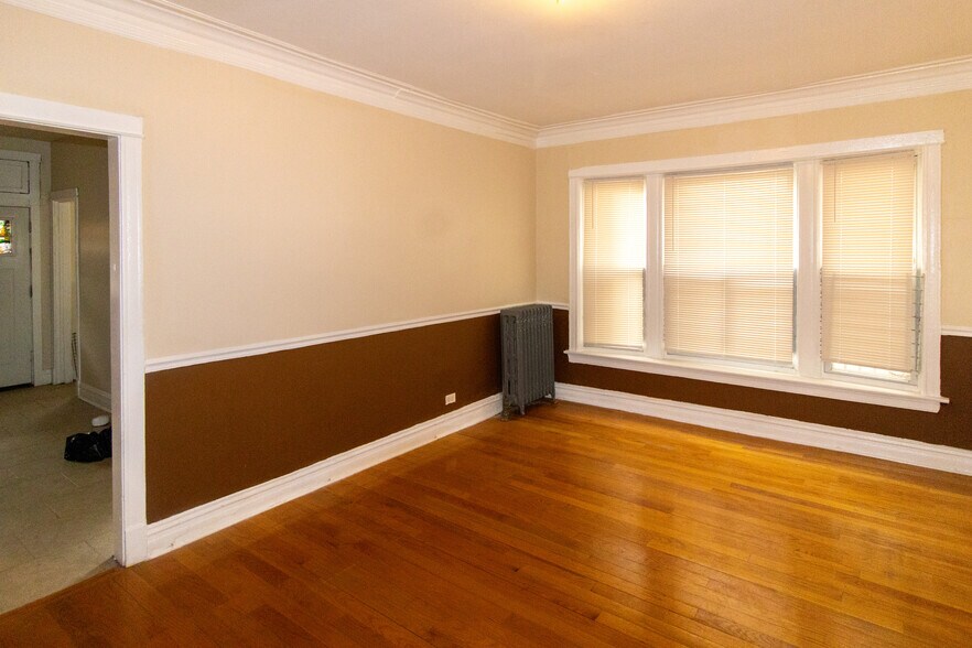 More Photos Of , Chicago Multifamily For Sale