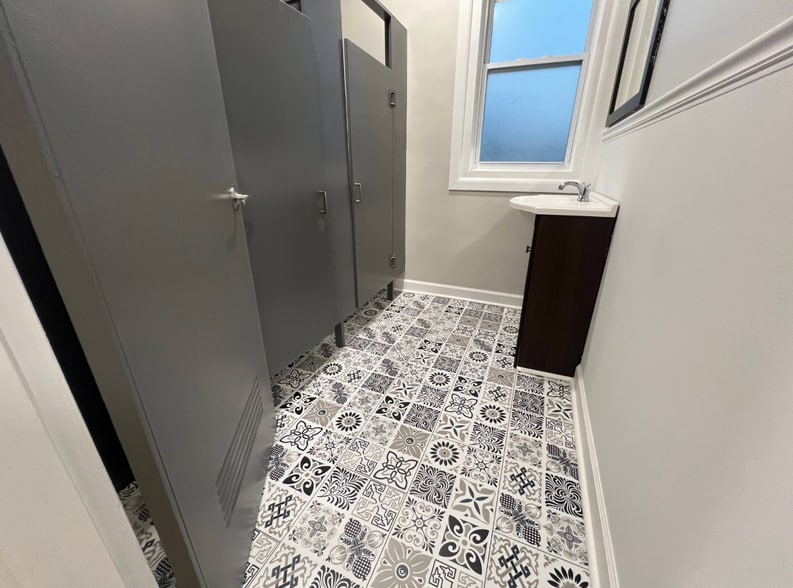 More Photos Of 4 Greenway St NW, Glen Burnie Storefront Retail Office For Sale