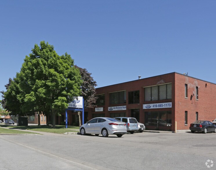 More Photos Of 210 Drumlin Cir, Vaughan Warehouse For Lease