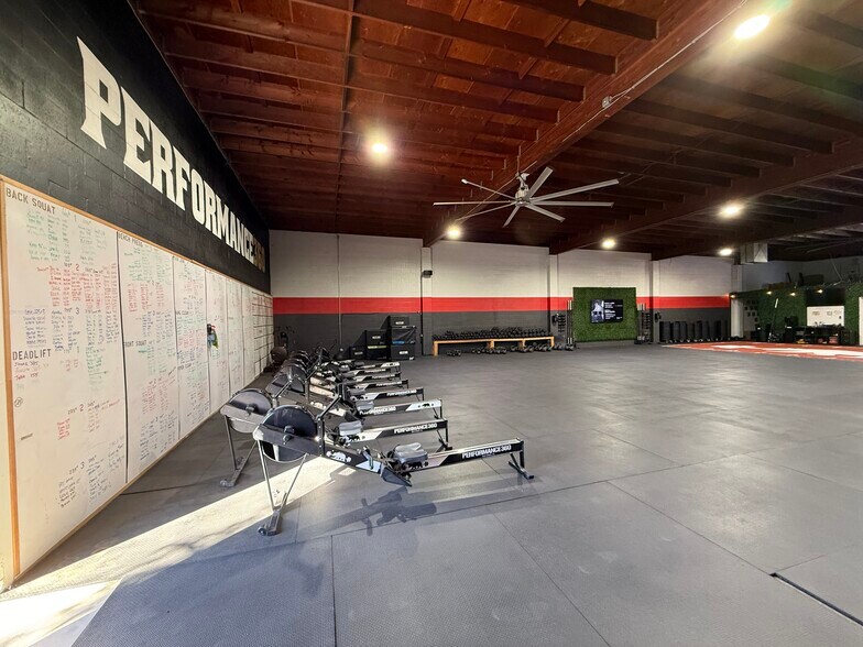 More Photos Of 4966 Naples Pl, San Diego Manufacturing For Sale