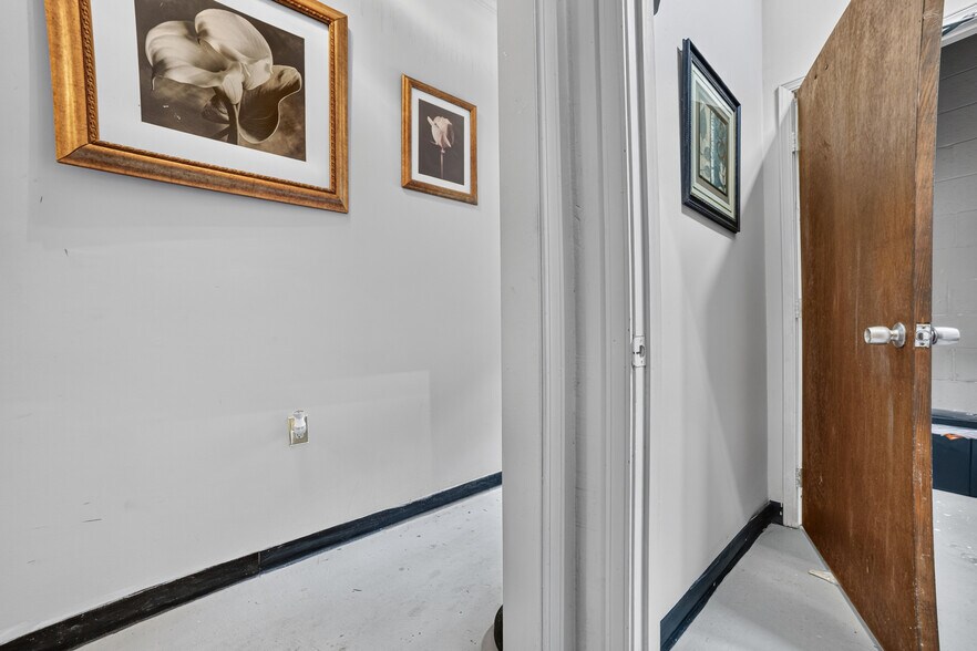 More Photos Of 1030 Dry Branch Rd, Hopkins General Retail For Sale