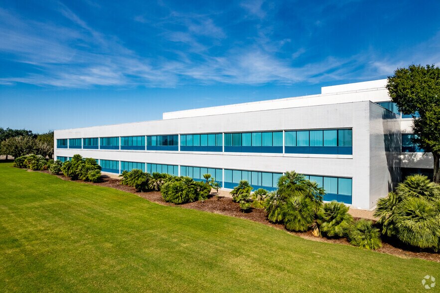 More Photos Of 7401 Cypress Gardens Blvd, Winter Haven Office For Lease