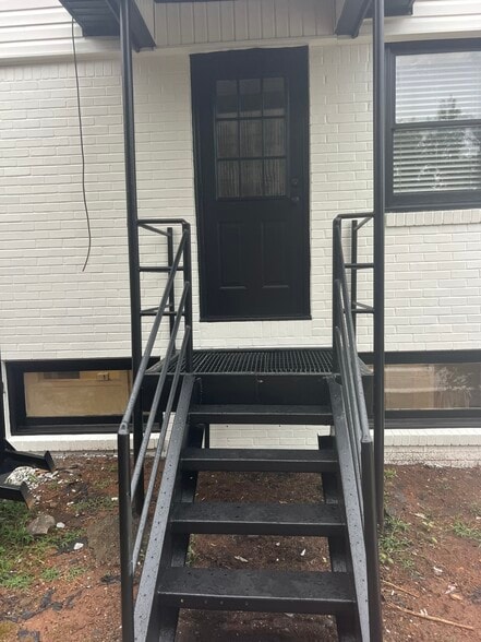 More Photos Of 1675 NW Old 41 Hwy, Marietta Service For Lease