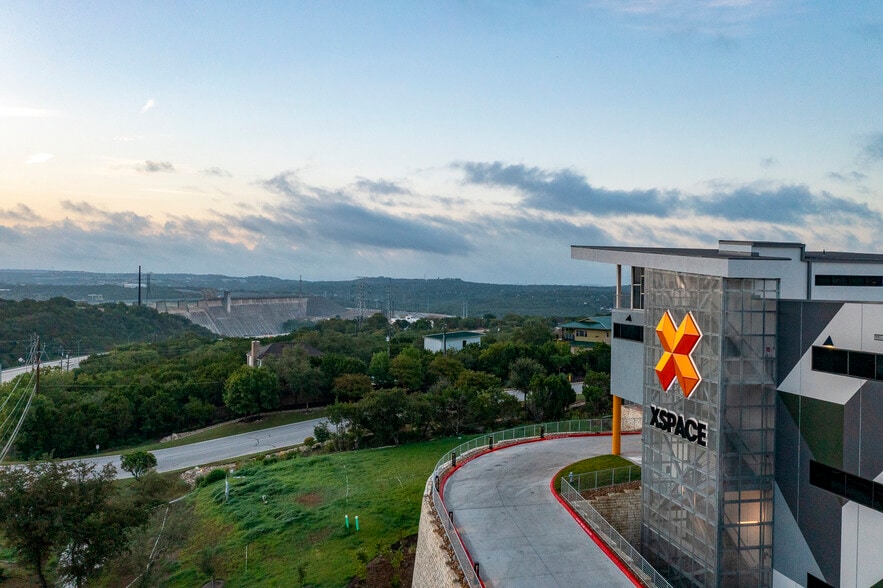 More Photos Of 4229 N FM 620 Hwy, Austin Showroom For Sale